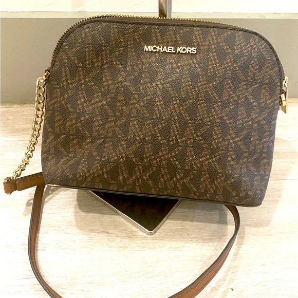 Michael Kors Jet Set Logo Bag - Picture 1 of 8
